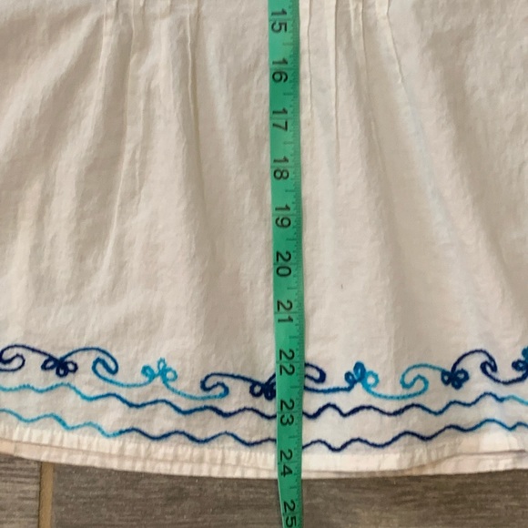 Adorable Peasant Blouse by Chic Connection.  Size Medium.. Like New - Picture 10 of 11